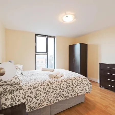Spacious*bright*convenient*3bed Apt*to*oconnell St Dublin